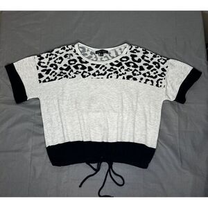 Moa Moa Women's Size‎ Large Heather Gray/Black Animal Print Cropped Top/Blouse
